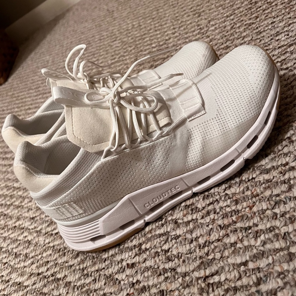 Cloud nova sneakers woman’s